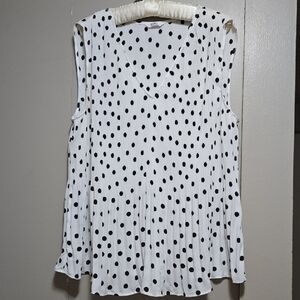 Penningtons Black and White Pleated Sleeveless Blouse